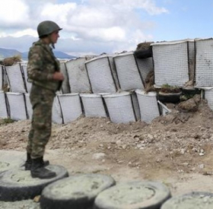 Нагорни Карабах: войниците се дебнат